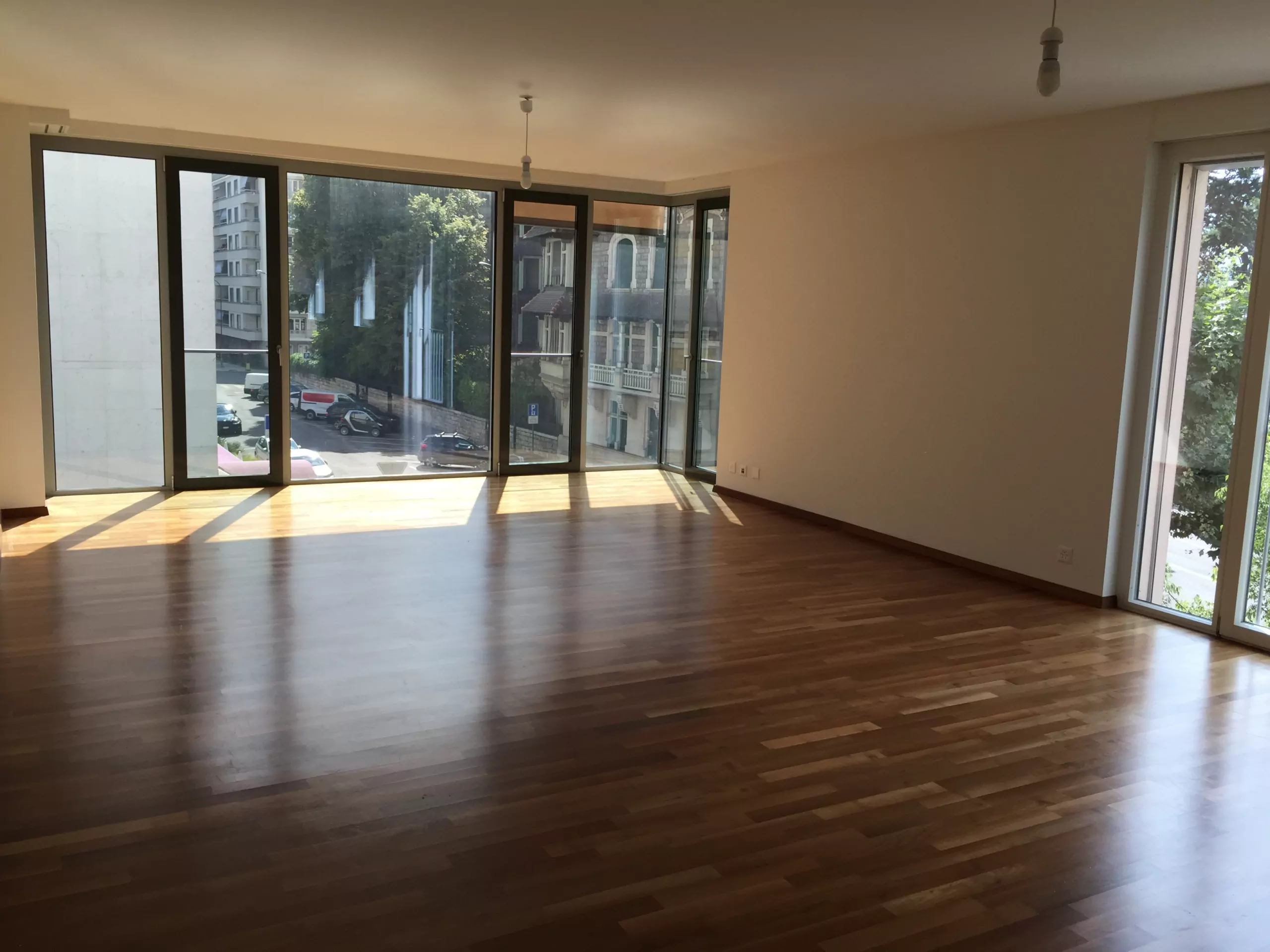 Bright living room, 6-room apartment, Geneva