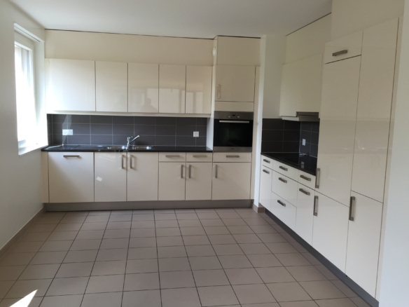 6‑room apartment, Geneva