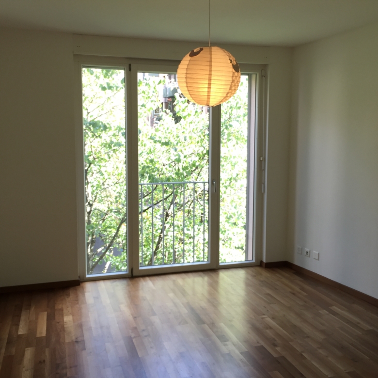 Bedroom with balcony access, 6-room apartment, Geneva