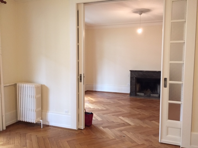 Living room with fireplace, cross-through 4.5-room apartment, Geneva