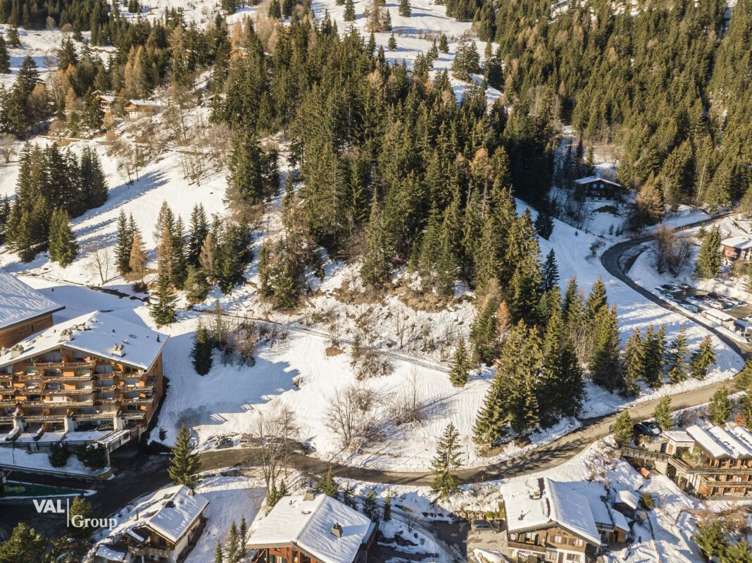 Magnificent building plot in the heart of the resort