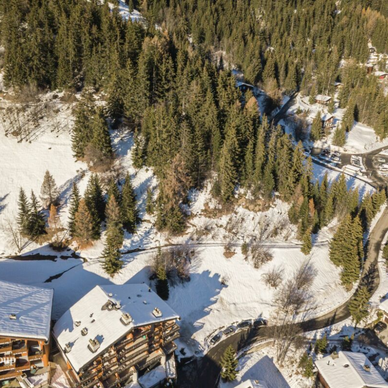 Magnificent building plot in the heart of the resort