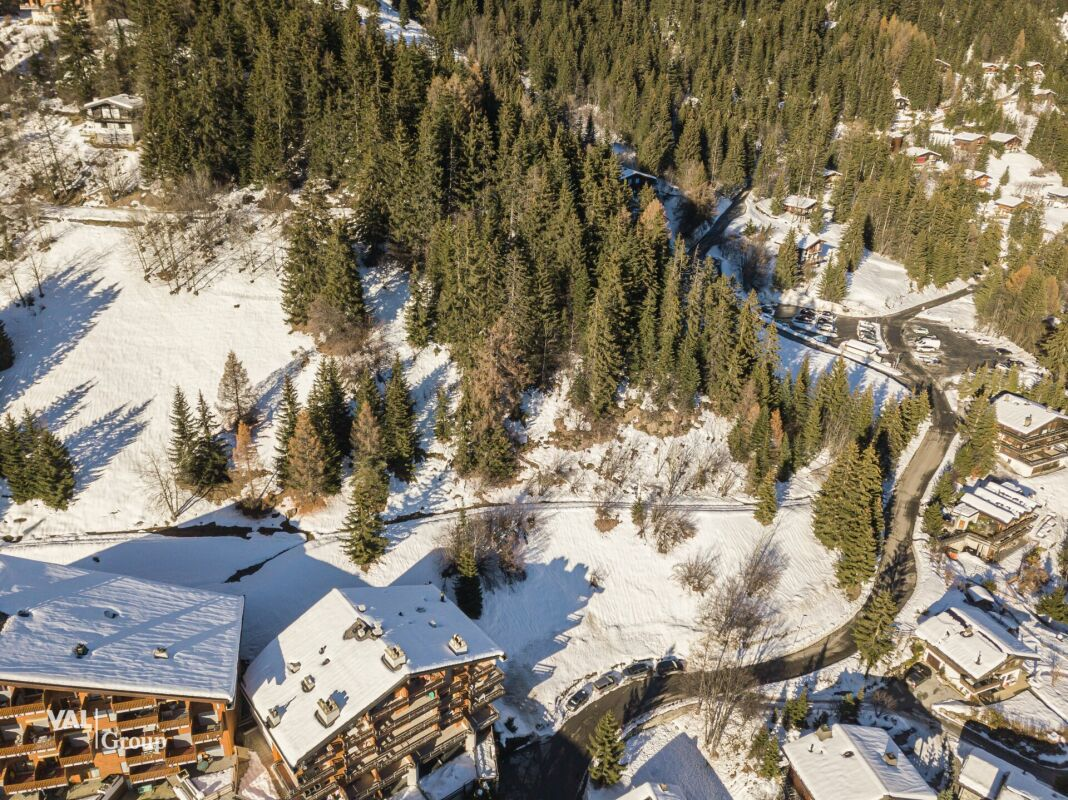 Magnificent building plot in the heart of the resort