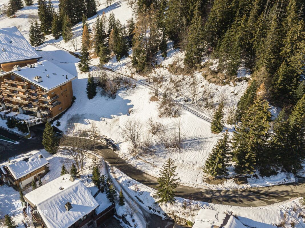 Magnificent building plot in the heart of the resort
