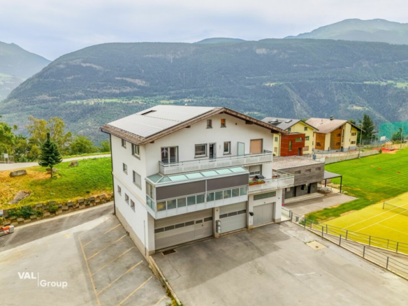 Au-dessus de la vallée