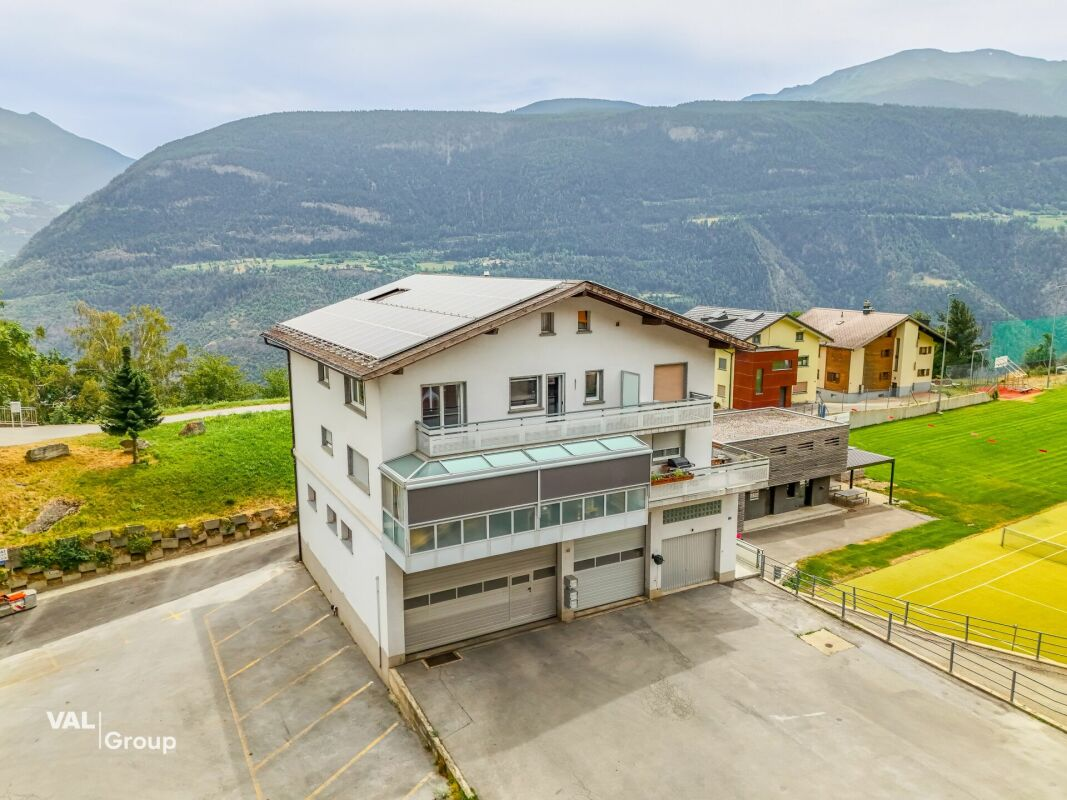 Au-dessus de la vallée