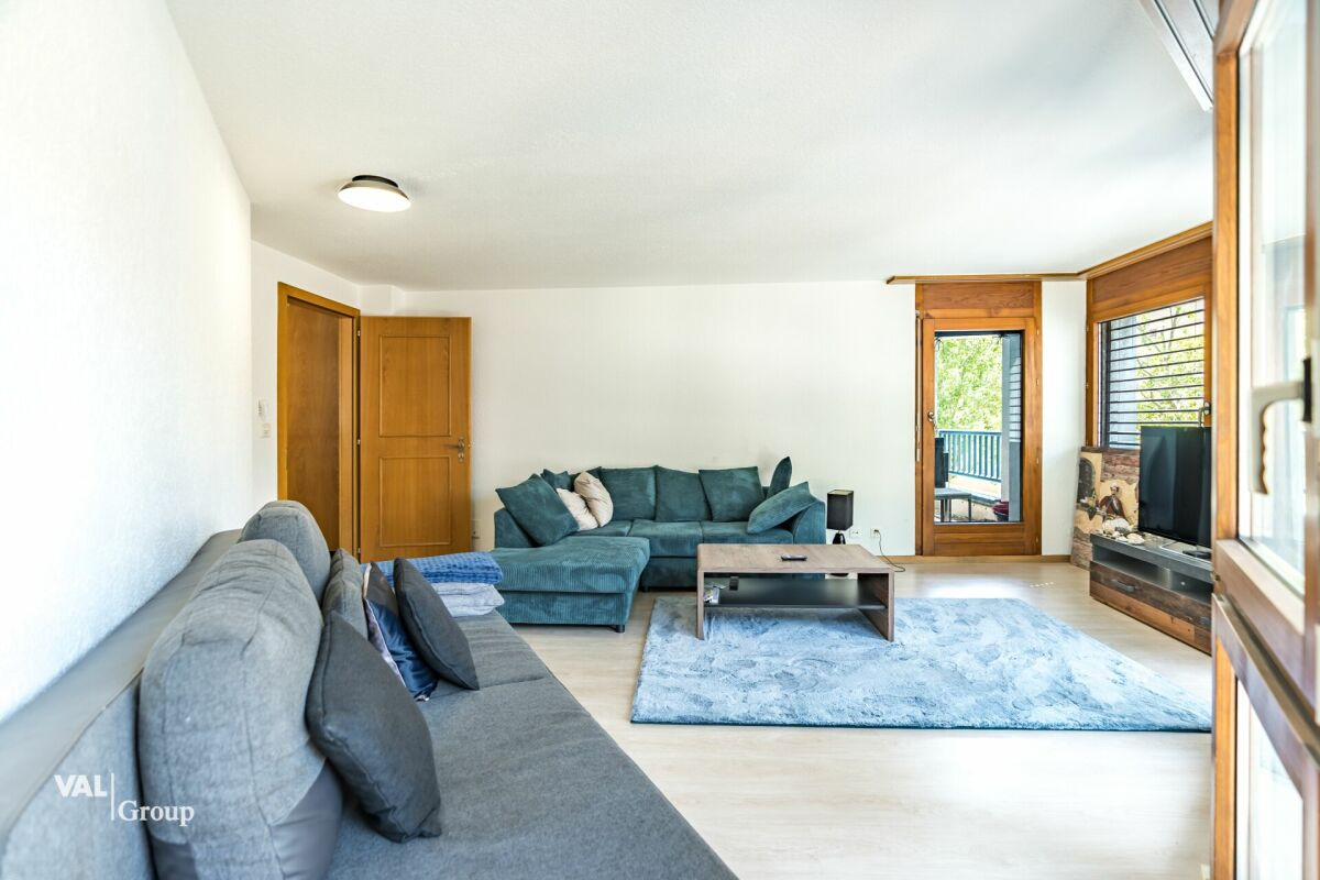 Appartement situé en plein centre-ville, doté de deux balcons et bénéficiant d'une belle luminosité