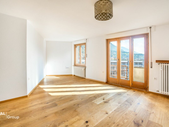 6.5-room apartment right next to Brig train station!