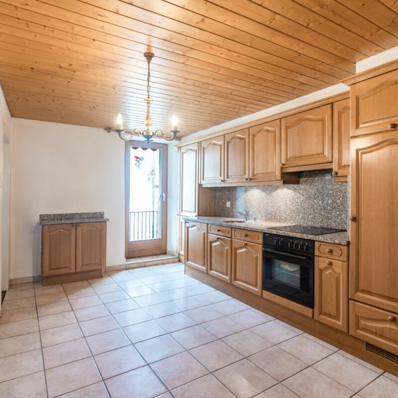 Quand nostalgie rime avec potentiel : un spacieux appartement de 4,5 pièces plein de charme