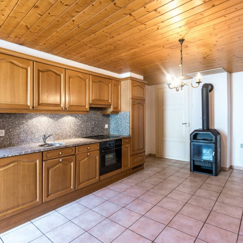 Quand nostalgie rime avec potentiel : un spacieux appartement de 4,5 pièces plein de charme