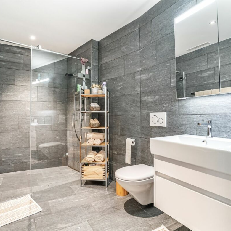 Lovely 2.5-room apartment with a large terrace, located in the heart of Bülach