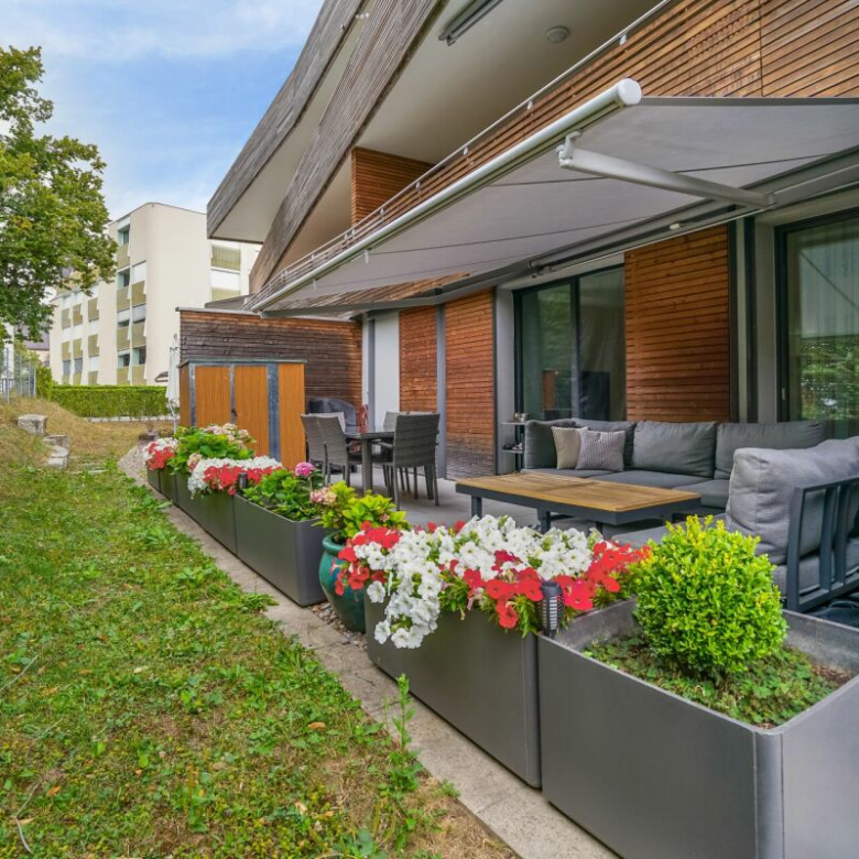 Lovely 2.5-room apartment with a large terrace, located in the heart of Bülach