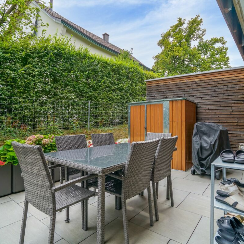 Lovely 2.5-room apartment with a large terrace, located in the heart of Bülach