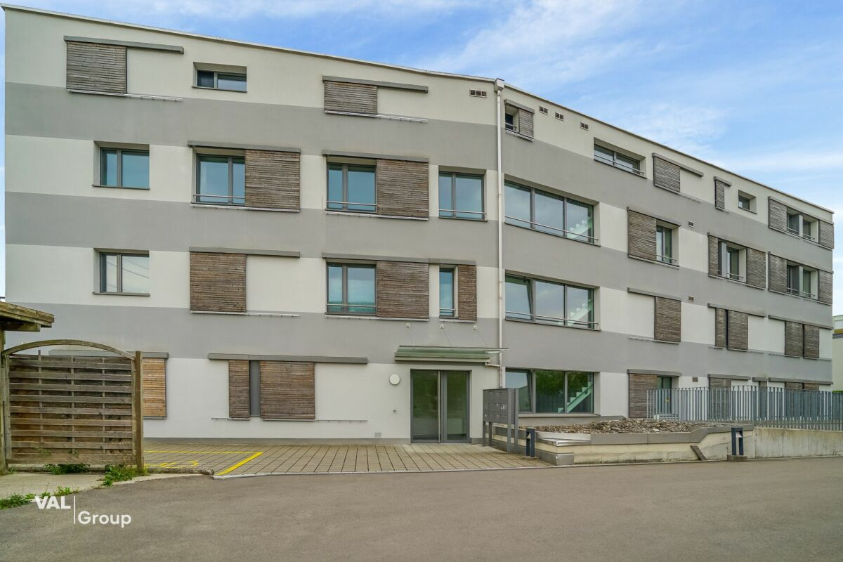 Lovely 2.5-room apartment with a large terrace, located in the heart of Bülach