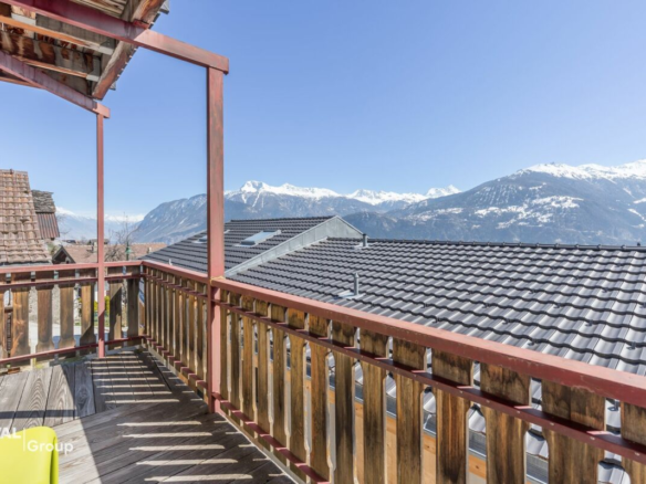 Sonnige Wohnung mit Balkon und Blick auf die Alpen
