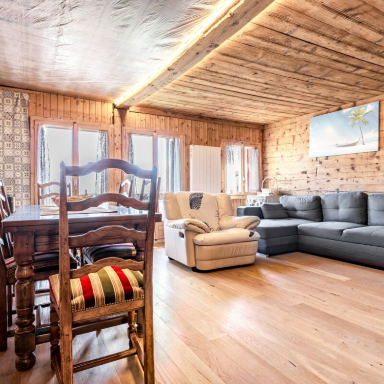 Appartement ensoleillé avec balcon et vue sur les Alpes