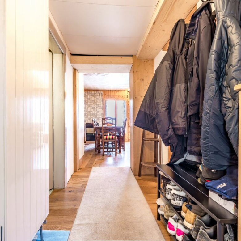 Appartement ensoleillé avec balcon et vue sur les Alpes