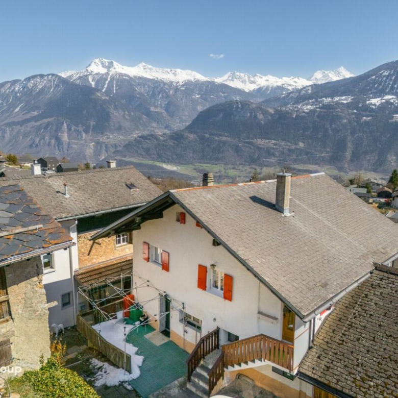 Appartement ensoleillé avec balcon et vue sur les Alpes