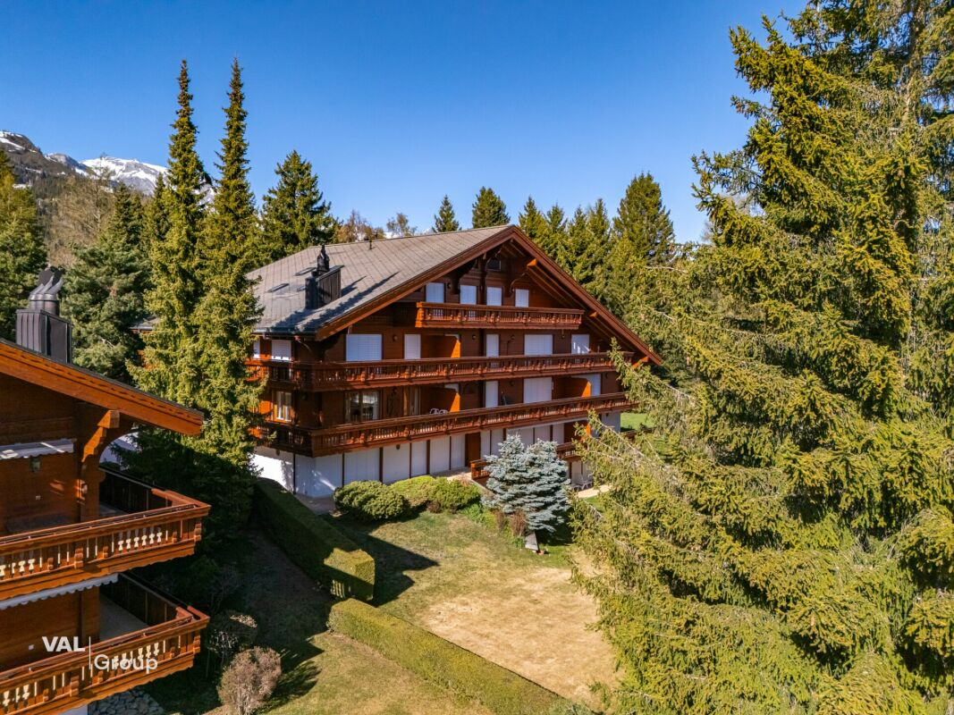 Alpine apartment with view of Étang Blanc in Crans-Montana