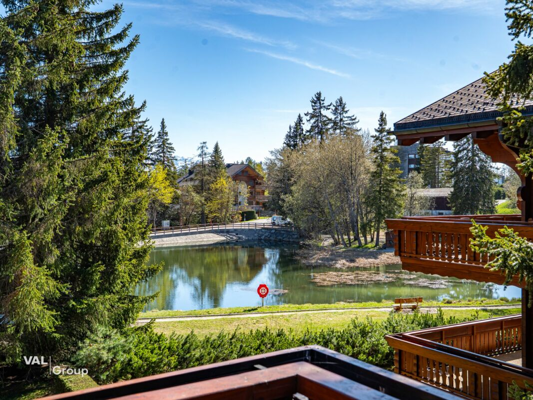 Alpine apartment with view of Étang Blanc in Crans-Montana
