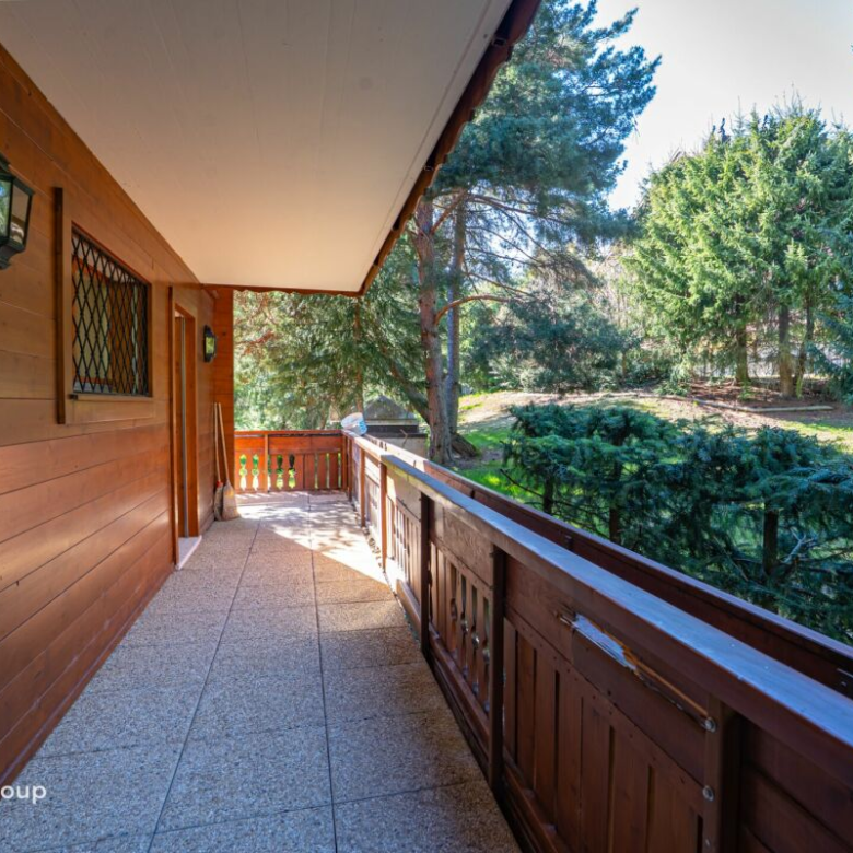 Alpine apartment with view of Étang Blanc in Crans-Montana