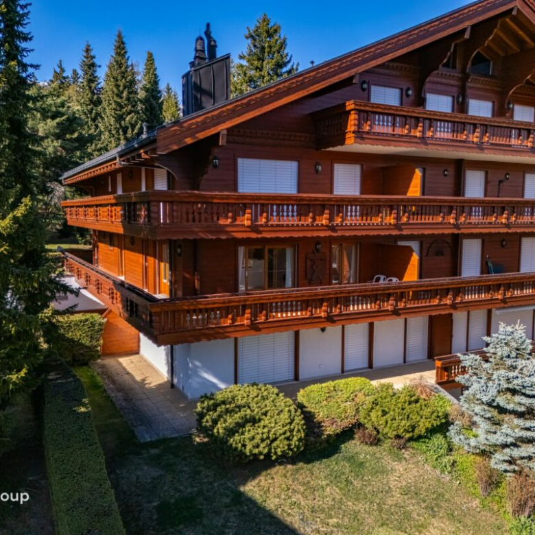 Alpine apartment with view of Étang Blanc in Crans-Montana