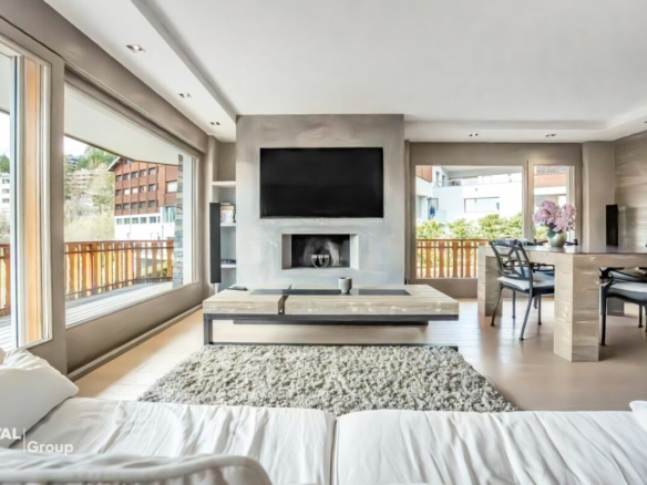High-end amenities in this renovated apartment