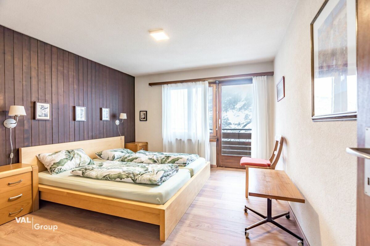 Spacious furnished 4.5-room apartment in Eischoll – sunny exposure with two balconies