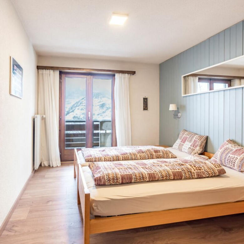 Spacious furnished 4.5-room apartment in Eischoll – sunny exposure with two balconies