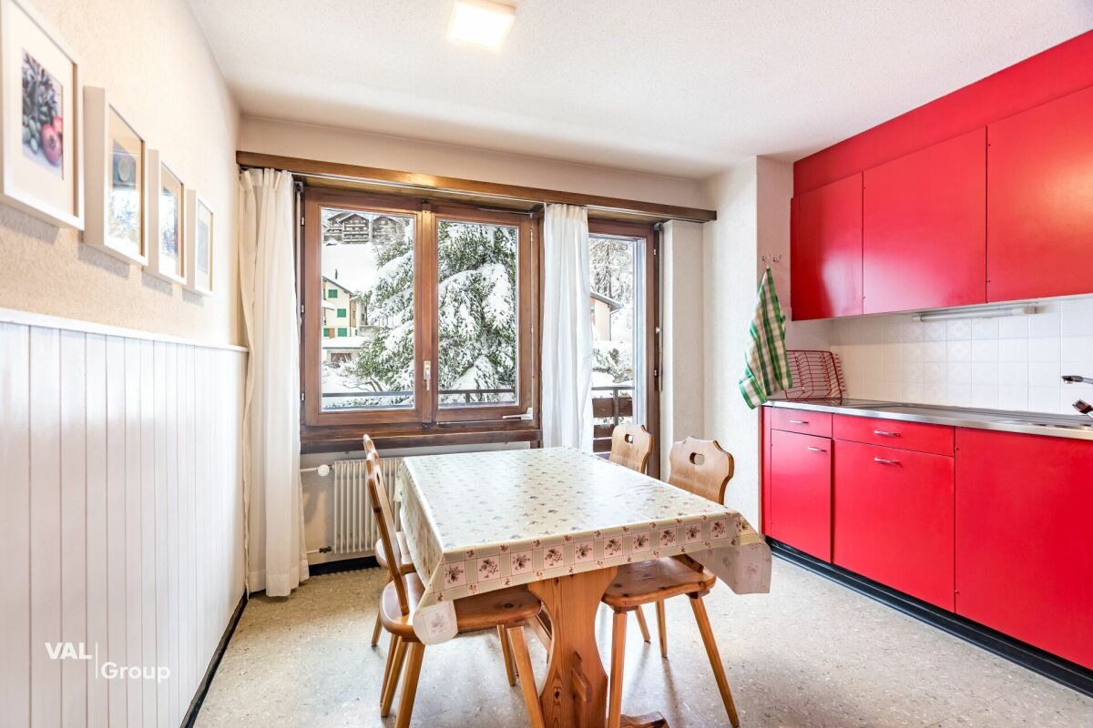 Spacious furnished 4.5-room apartment in Eischoll – sunny exposure with two balconies