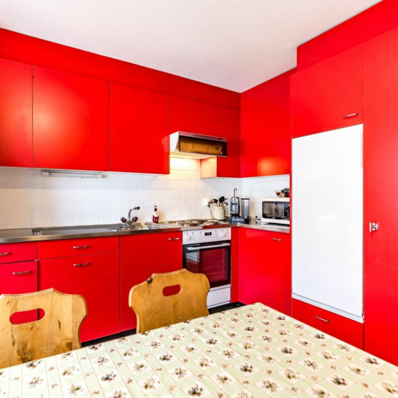 Spacious furnished 4.5-room apartment in Eischoll – sunny exposure with two balconies