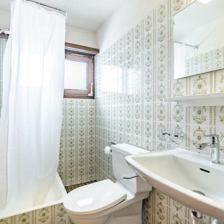 Spacious furnished 4.5-room apartment in Eischoll – sunny exposure with two balconies