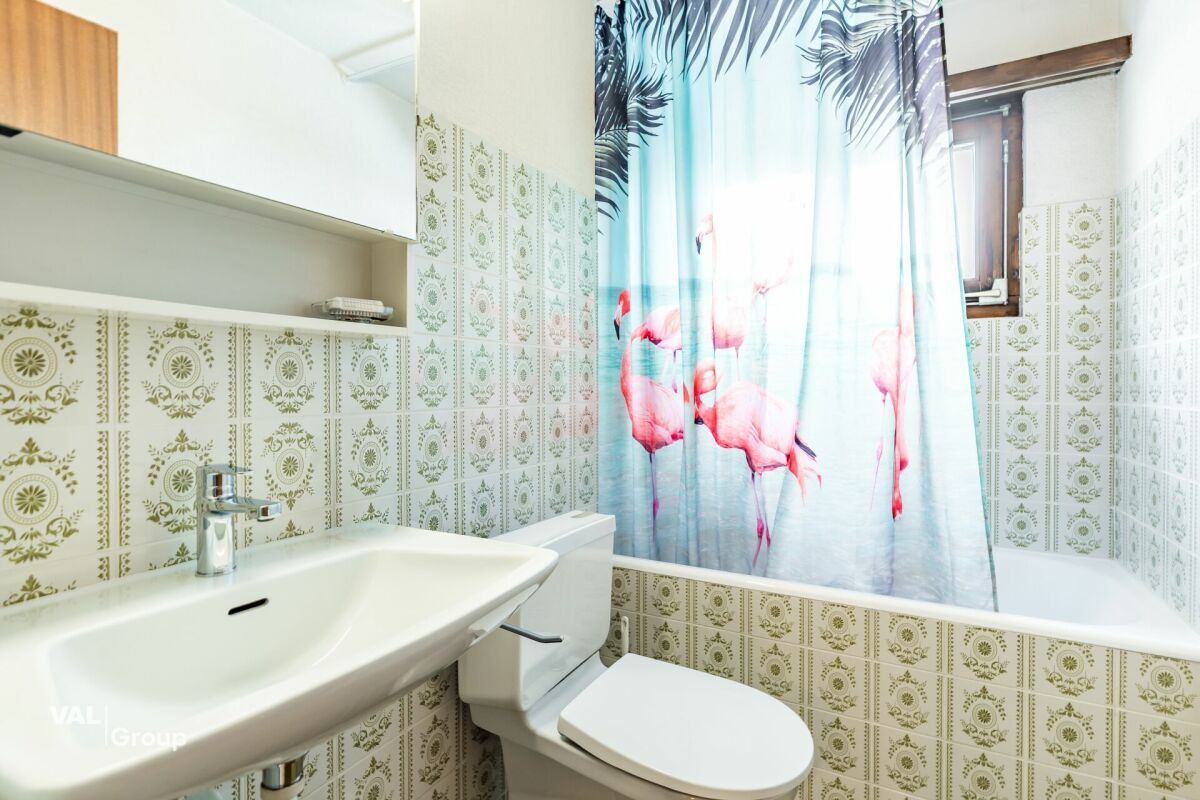 Spacious furnished 4.5-room apartment in Eischoll – sunny exposure with two balconies