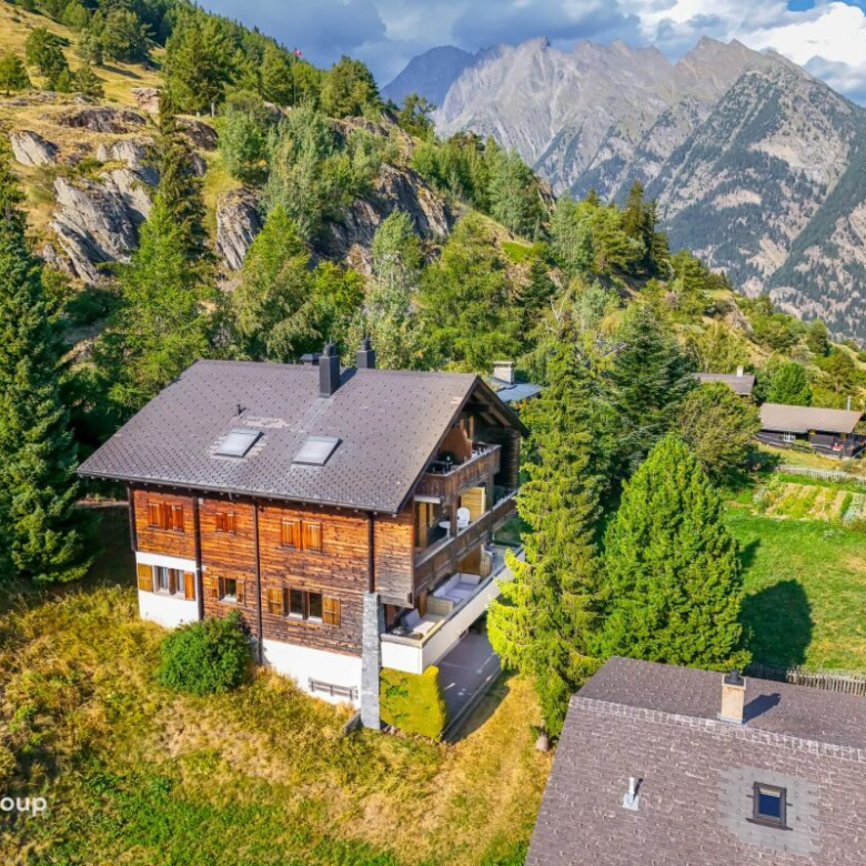 Jeizinen: Ein Ort zum Leben, wo Ruhe, Aussicht und Bergfeeling zusammenfliessen