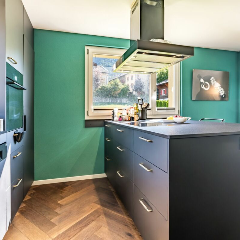 Located in the heart of town, carefully renovated: a characterful apartment