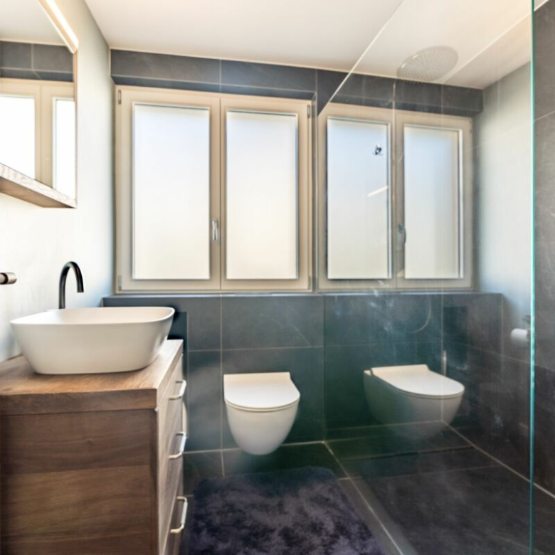 Located in the heart of town, carefully renovated: a characterful apartment