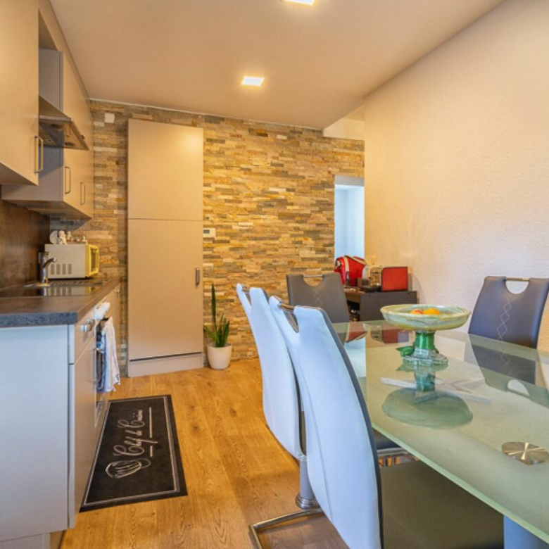 Appartement modernisé de 3,5 pièces au cœur de Glis