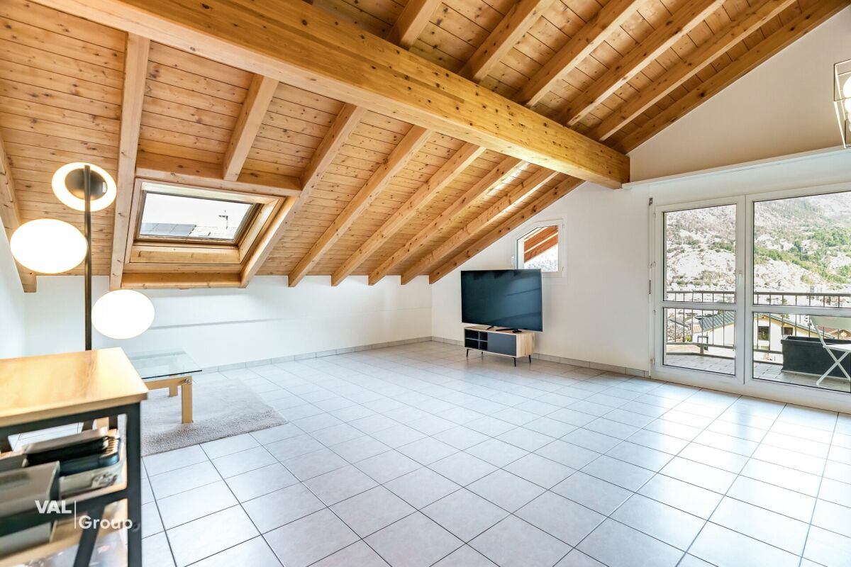 4.5-room mansard apartment with view