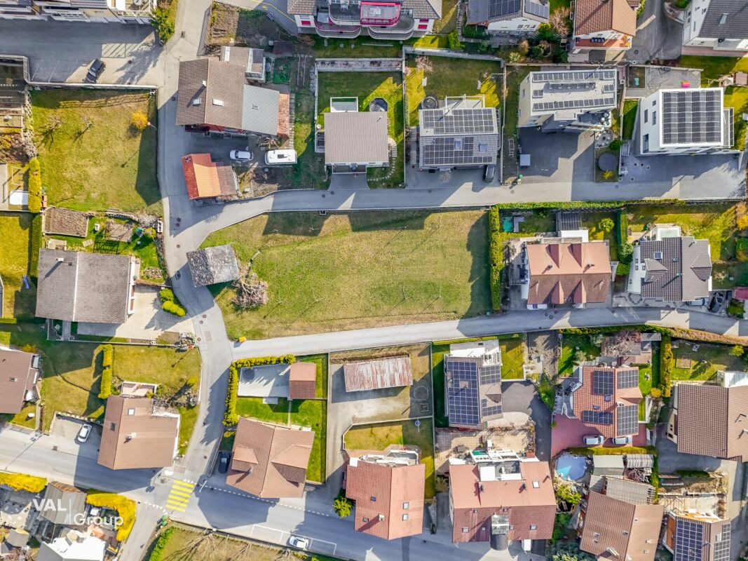 Un logement confortable et adapté aux familles, avec deux terrasses