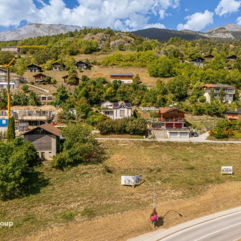 TRAMA - Dachwohnung mit 4,5 Zimmern im zeitgenössischen Stil, hochwertige Ausstattung und mit Aussicht