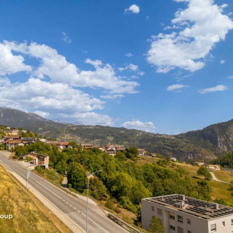 TRAMA - Dachwohnung mit 4,5 Zimmern im zeitgenössischen Stil, hochwertige Ausstattung und mit Aussicht