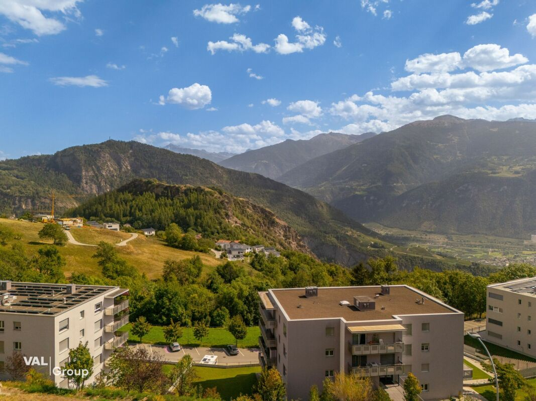 TRAMA - Dachwohnung mit 4,5 Zimmern im zeitgenössischen Stil, hochwertige Ausstattung und mit Aussicht