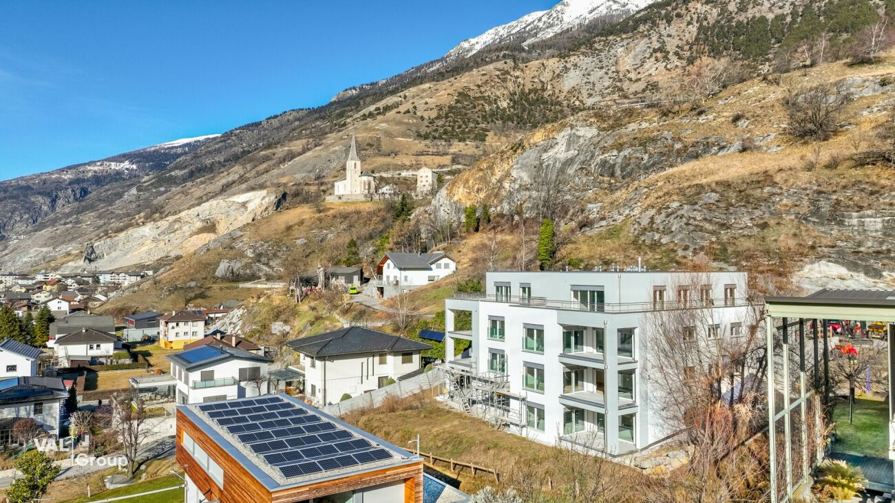 Multipurpose premises located in the heart of Brig
