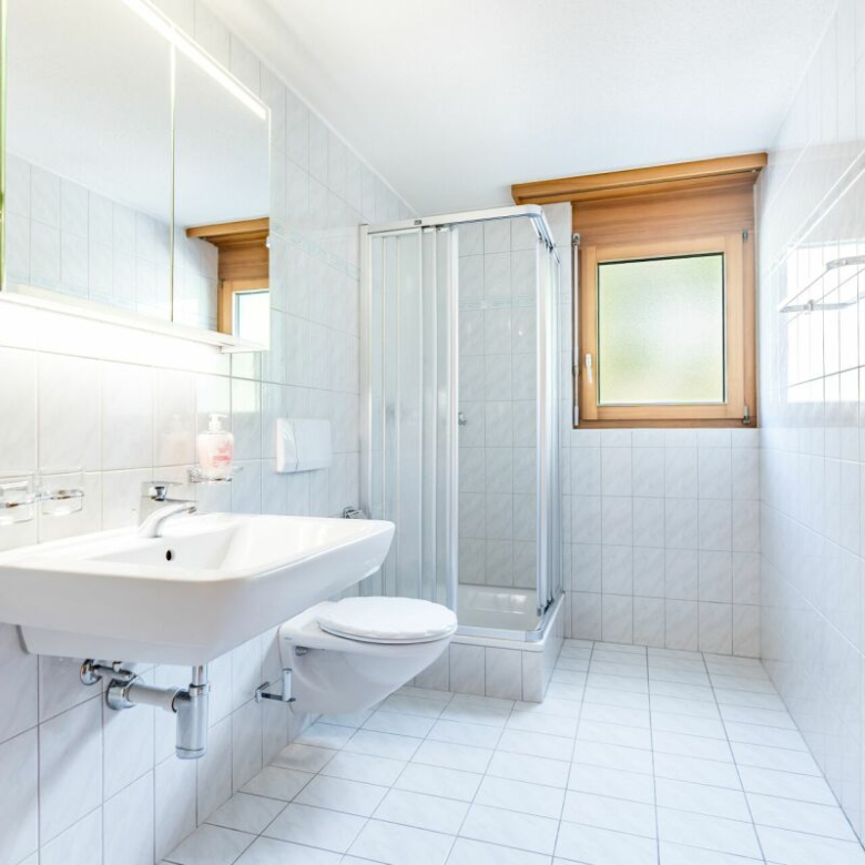 Tastefully renovated 4.5-room apartment in a quiet neighborhood in Raron