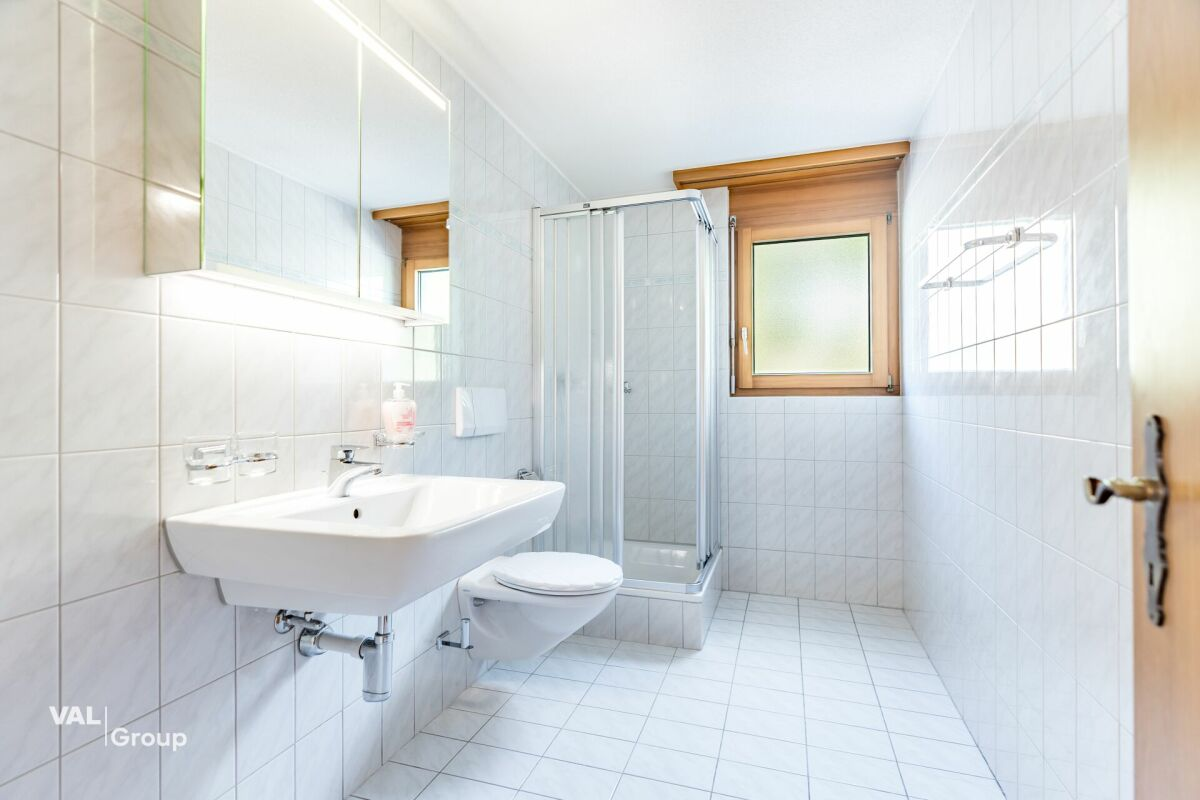 Tastefully renovated 4.5-room apartment in a quiet neighborhood in Raron