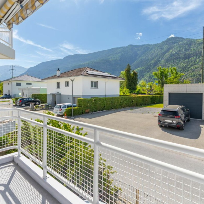 Tastefully renovated 4.5-room apartment in a quiet neighborhood in Raron