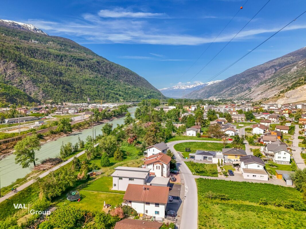 Tastefully renovated 4.5-room apartment in a quiet neighborhood in Raron