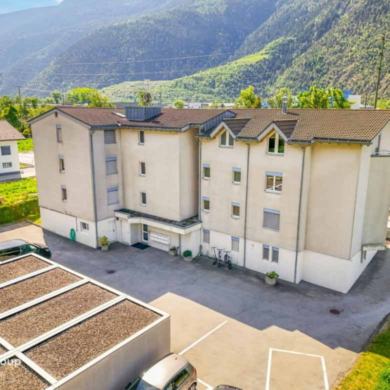Tastefully renovated 4.5-room apartment in a quiet neighborhood in Raron