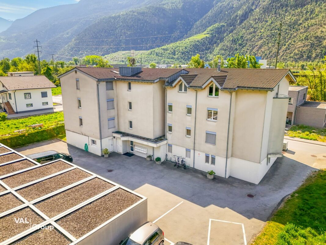 Tastefully renovated 4.5-room apartment in a quiet neighborhood in Raron