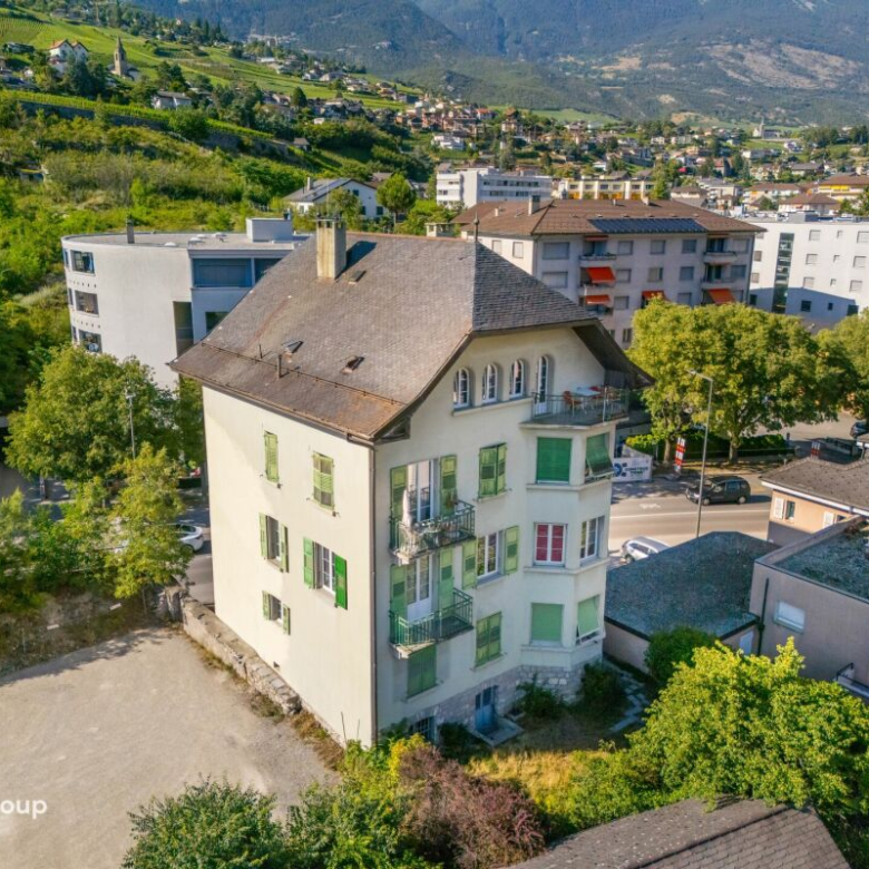 Charme et espace à deux pas du centre de Sierre